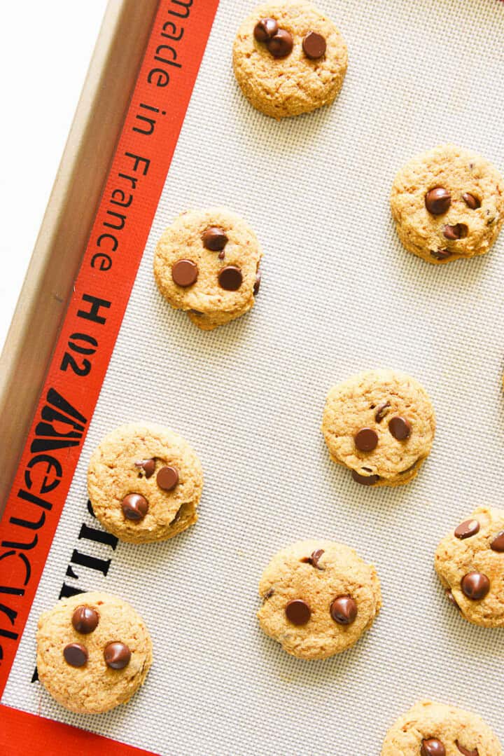 Keto Chocolate Chip Cookies - Hungry Foodie