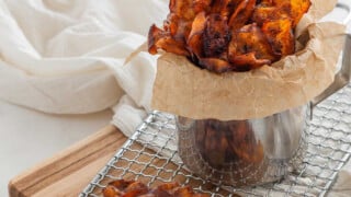 https://hungryfoodie.com/wp-content/uploads/2022/06/Carrot-Bacon-Vegan-Bacon-Hungry-Foodie-320x180.jpg